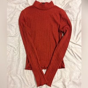 Ribbed long-sleeve with high neck